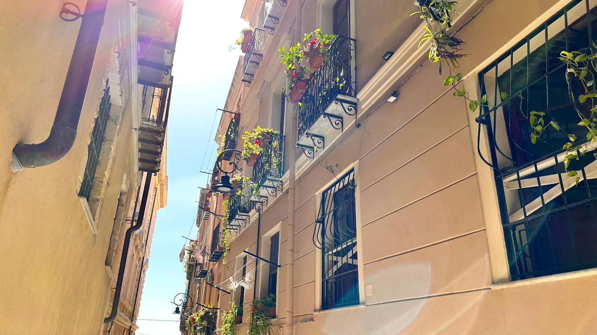 アパート Suite Palazzo Atzeni Tedesco カリアリ イタリア